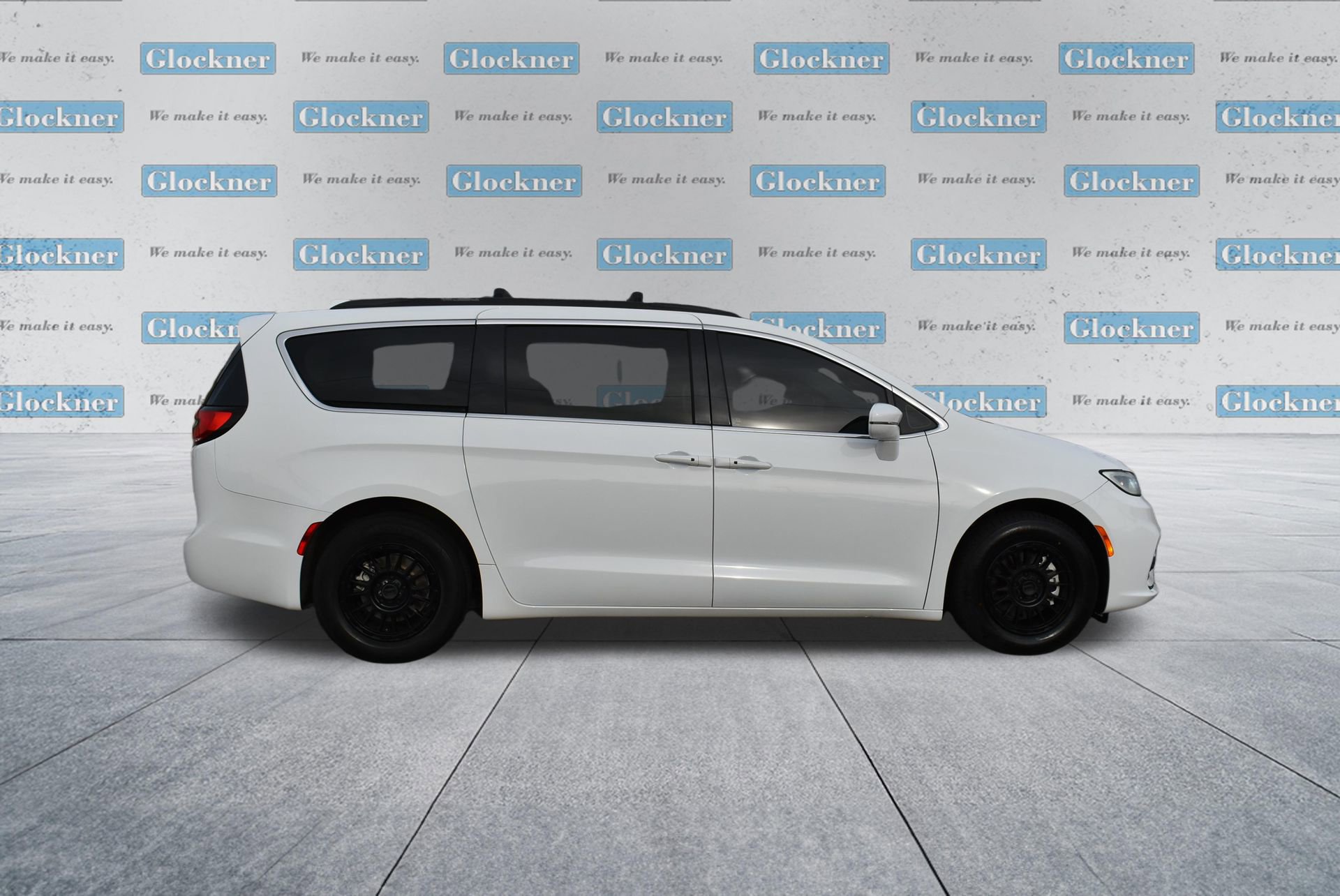 Used 2021 Chrysler Pacifica Touring w/ Cold Weather Group image 4
