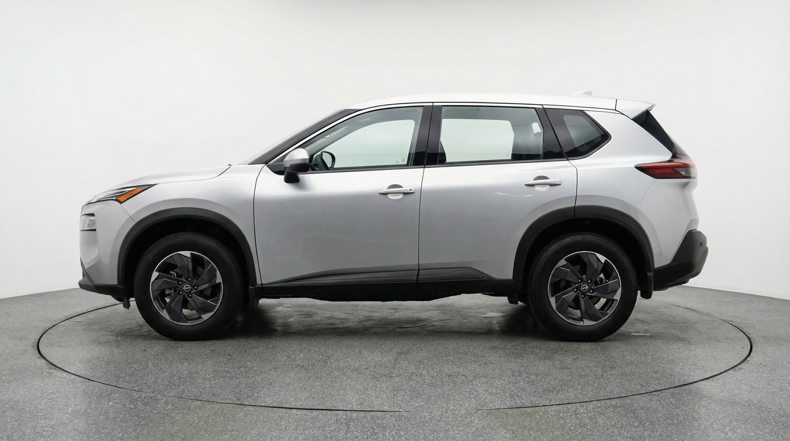Used 2025 Nissan Rogue SV image 5