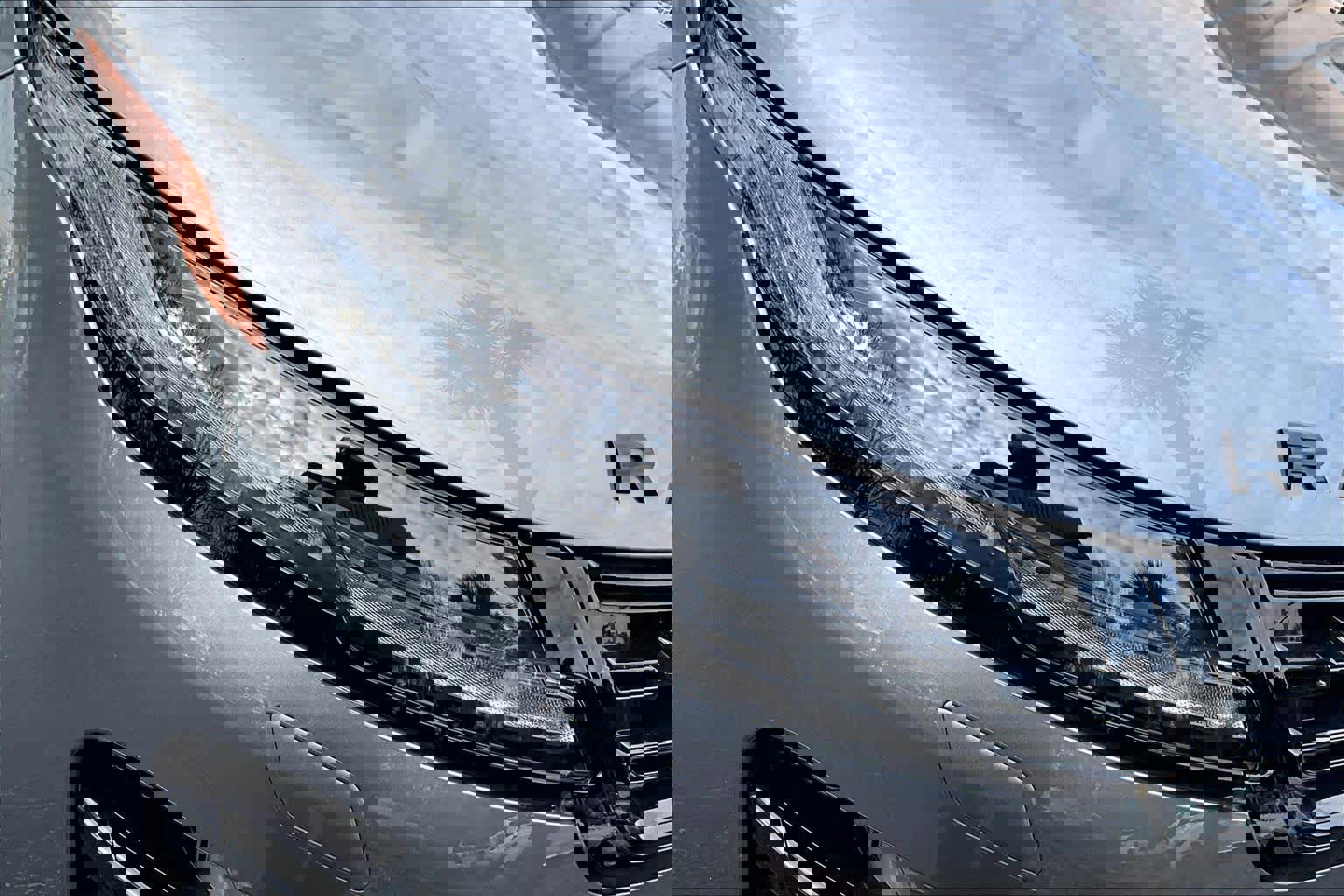 Used 2024 Land Rover Range Rover Evoque Dynamic SE image 54