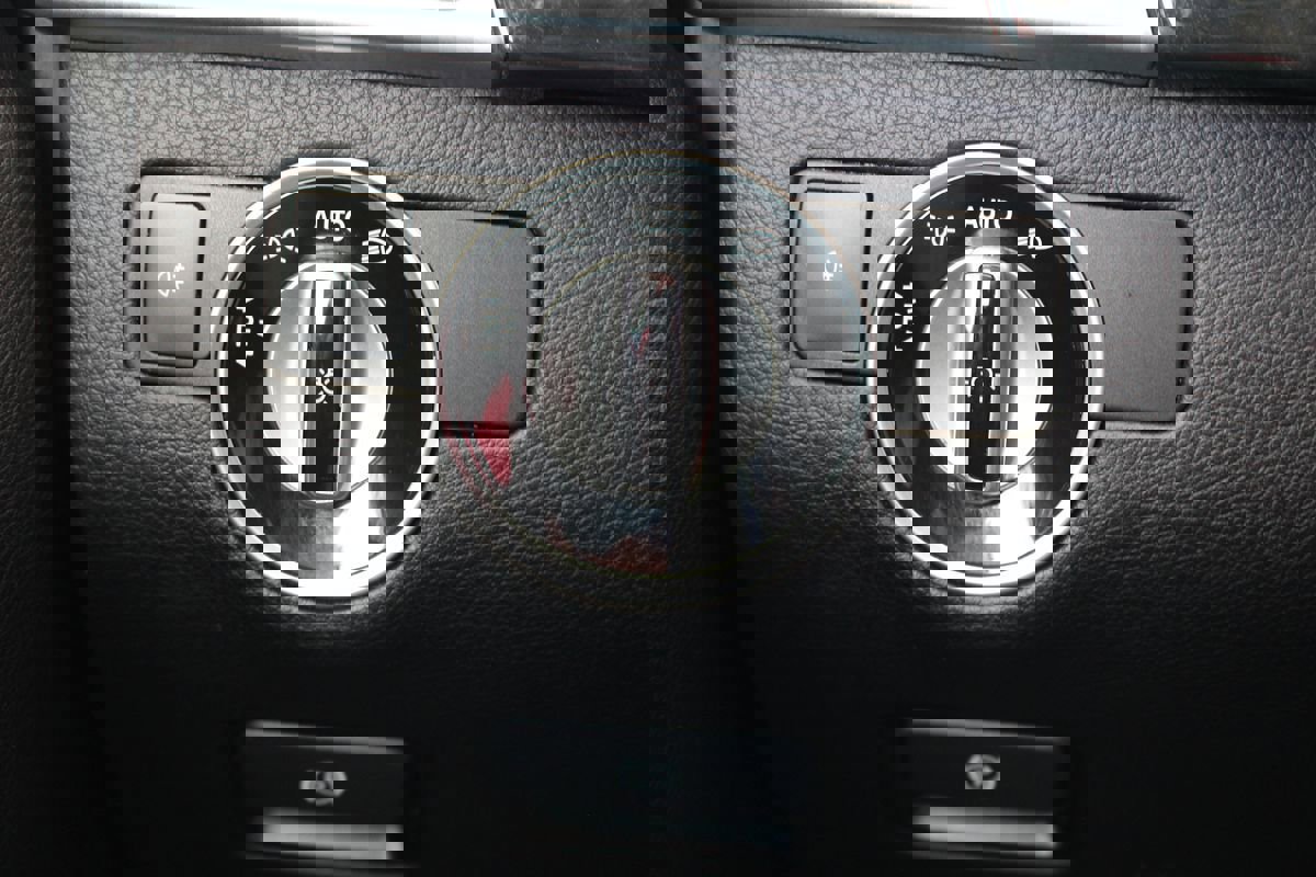 Used 2015 Mercedes-Benz GL 550 4MATIC image 36