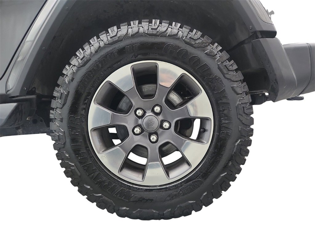 Used 2018 Jeep Wrangler Unlimited Sahara w/ Dual Top Group image 34