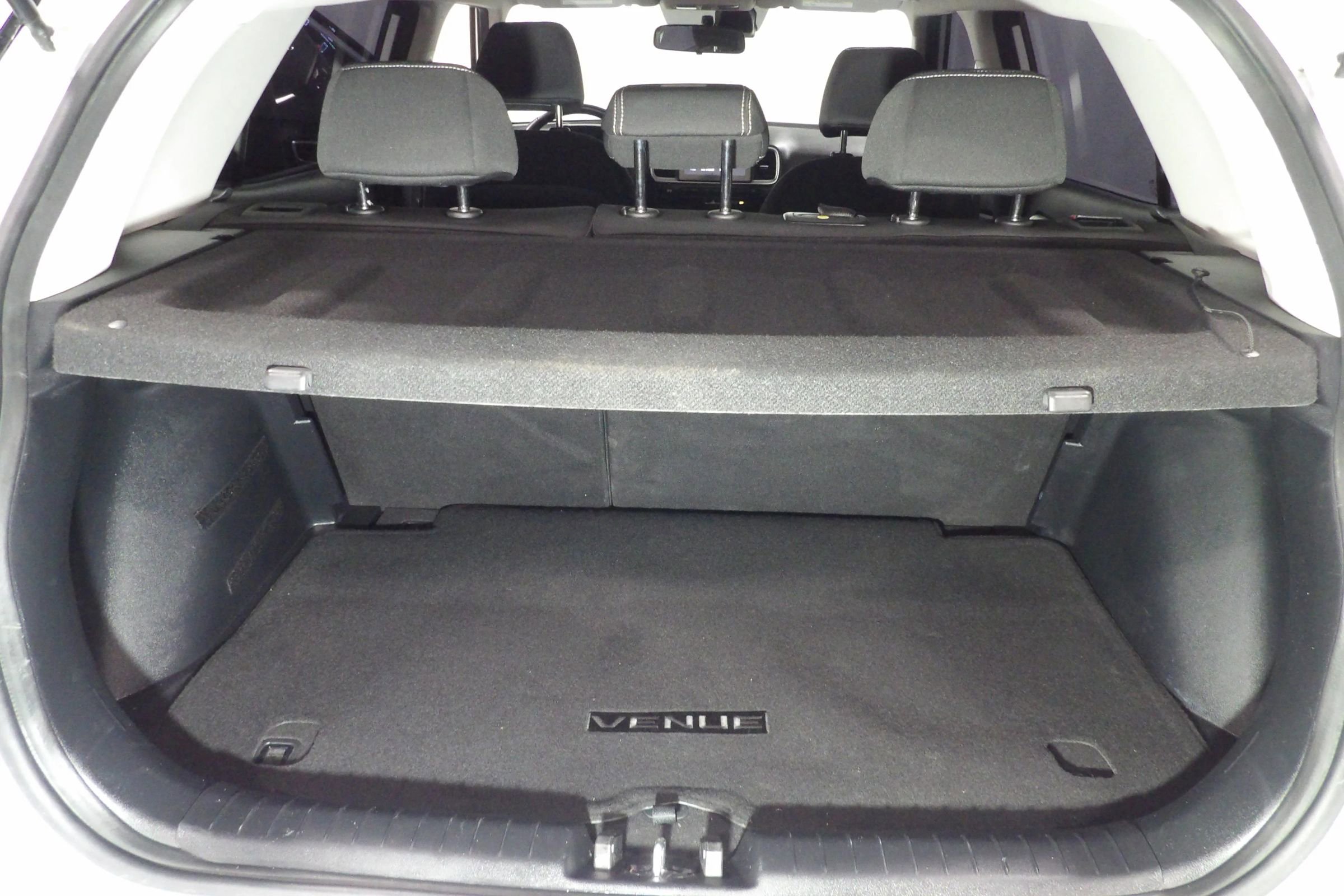 Used 2024 Hyundai Venue SEL image 8