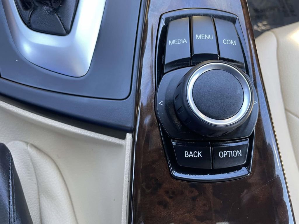 Used 2018 BMW 330i xDrive Sedan w/ Convenience Package image 42