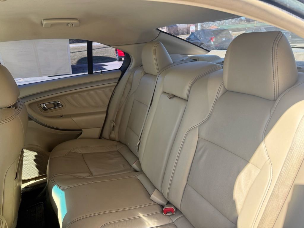 Used 2016 Ford Taurus SEL w/ Equipment Group 201A image 15