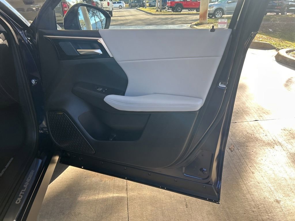 New 2026 Mitsubishi Outlander SE image 25