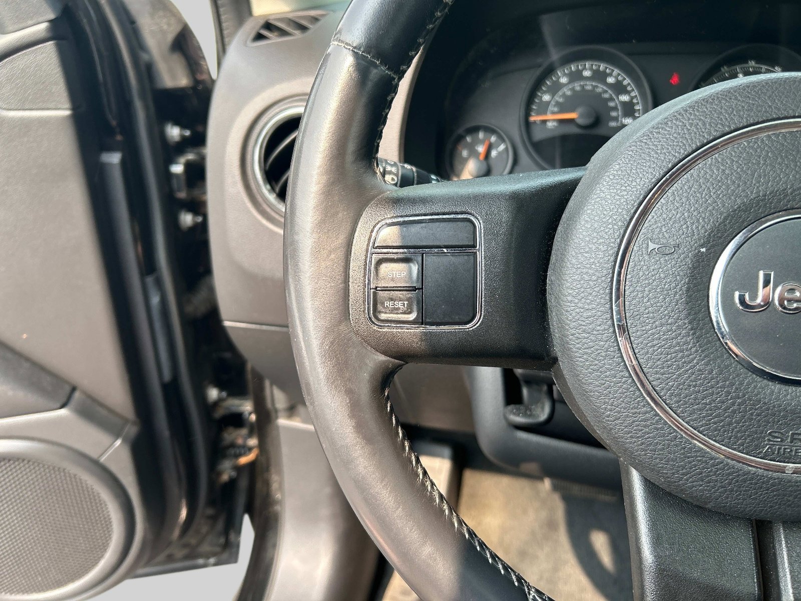 Used 2016 Jeep Patriot High Altitude AWD/4WD image 19