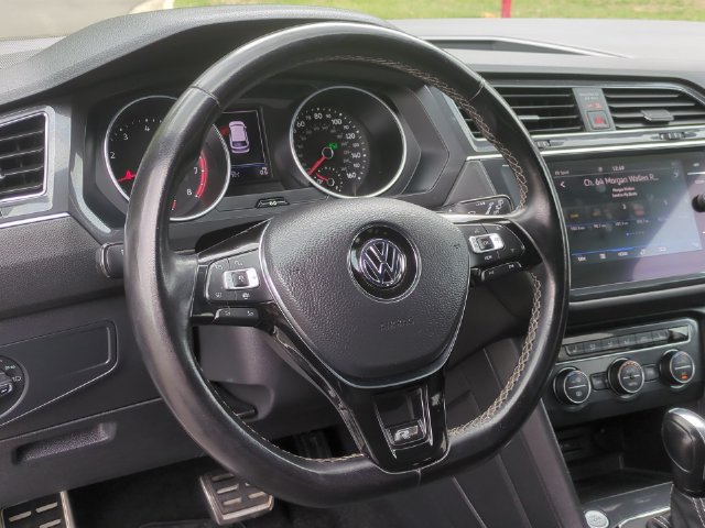 Used 2021 Volkswagen Tiguan SE AWD/4WD image 31