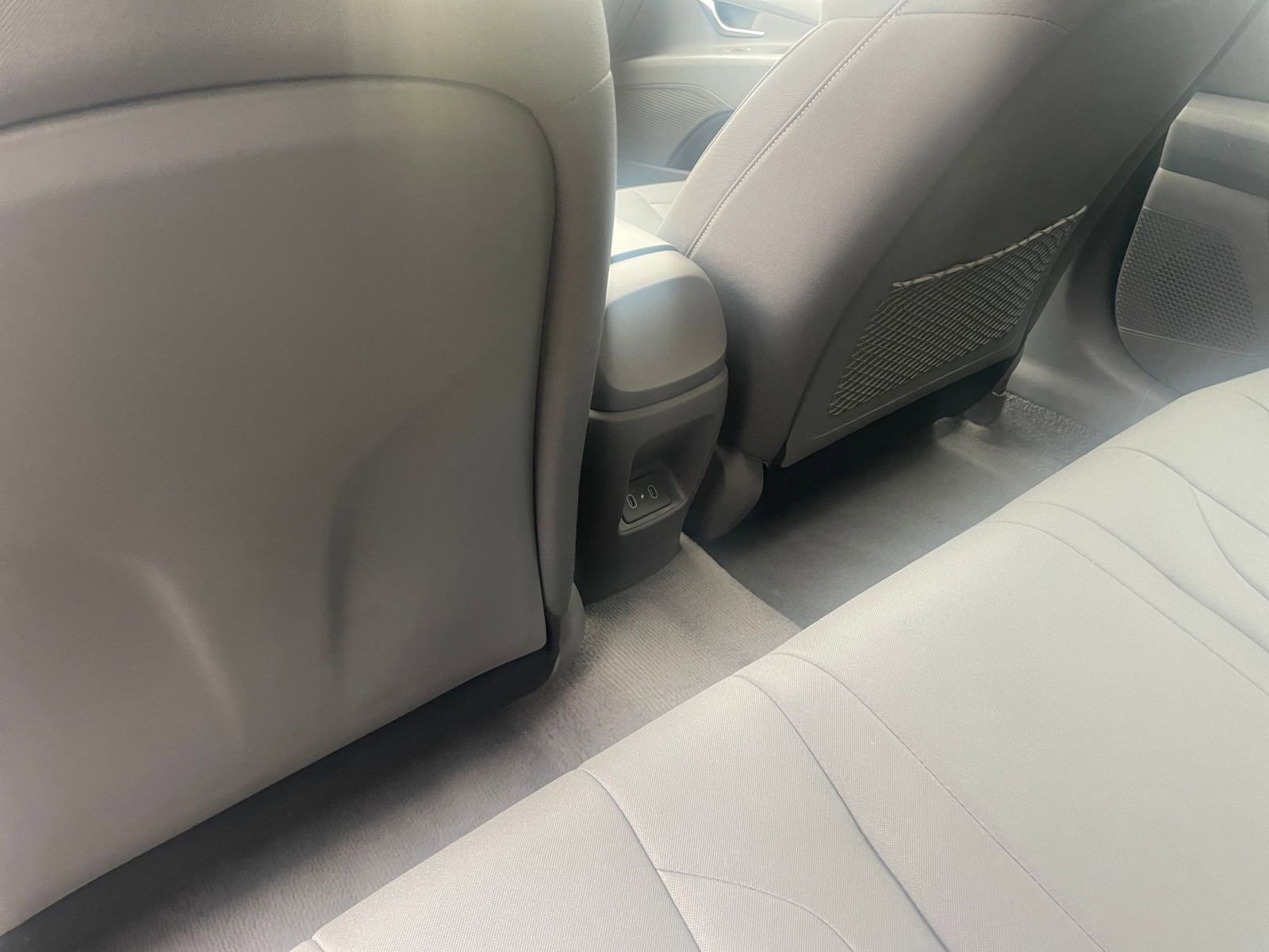 Used 2025 Hyundai Elantra SEL image 23