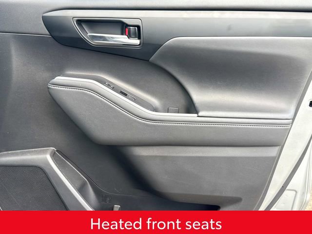 Used 2024 Toyota Highlander XLE FWD image 20