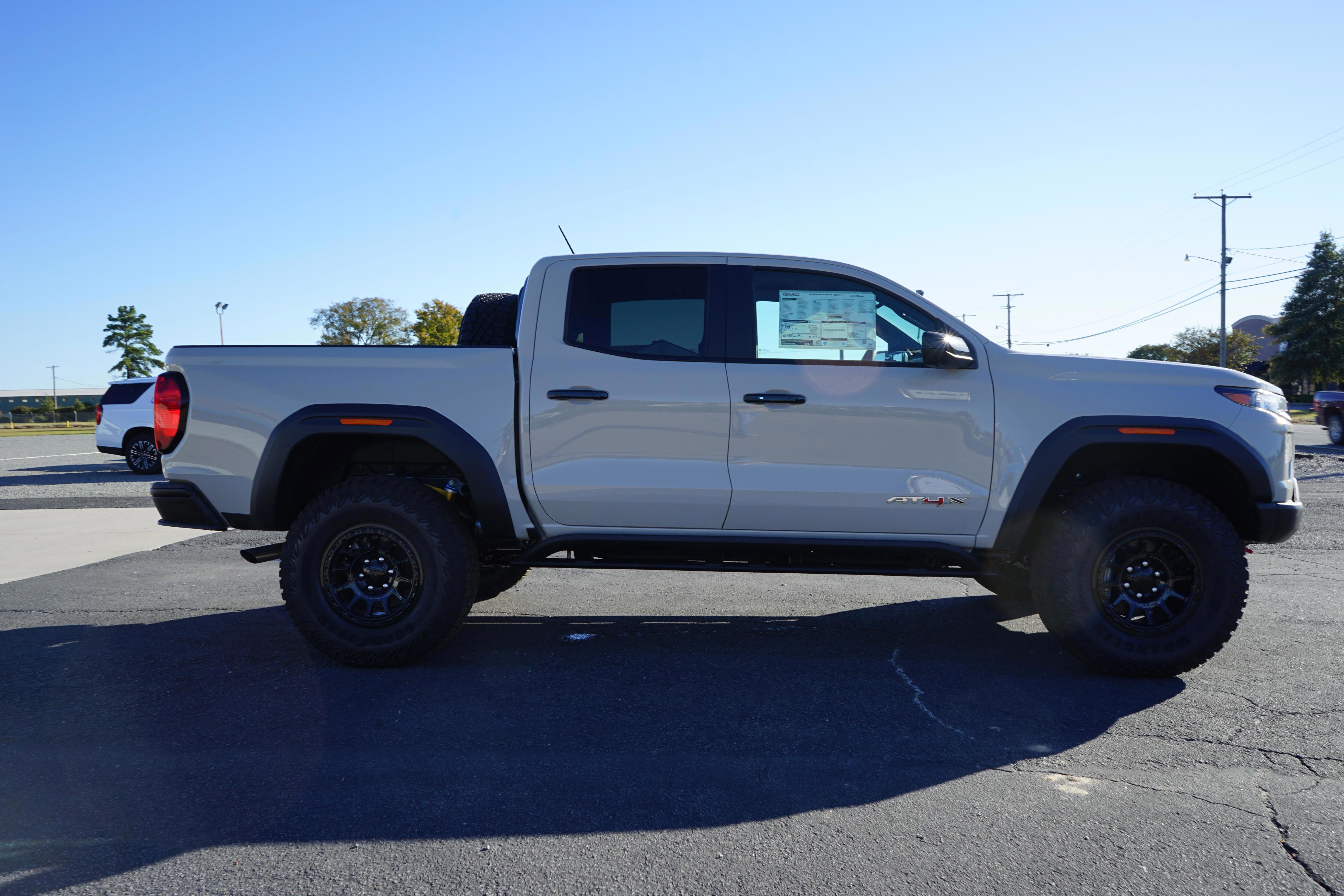 New 2026 GMC Canyon AT4X w/ AT4X AEV Edition image 6