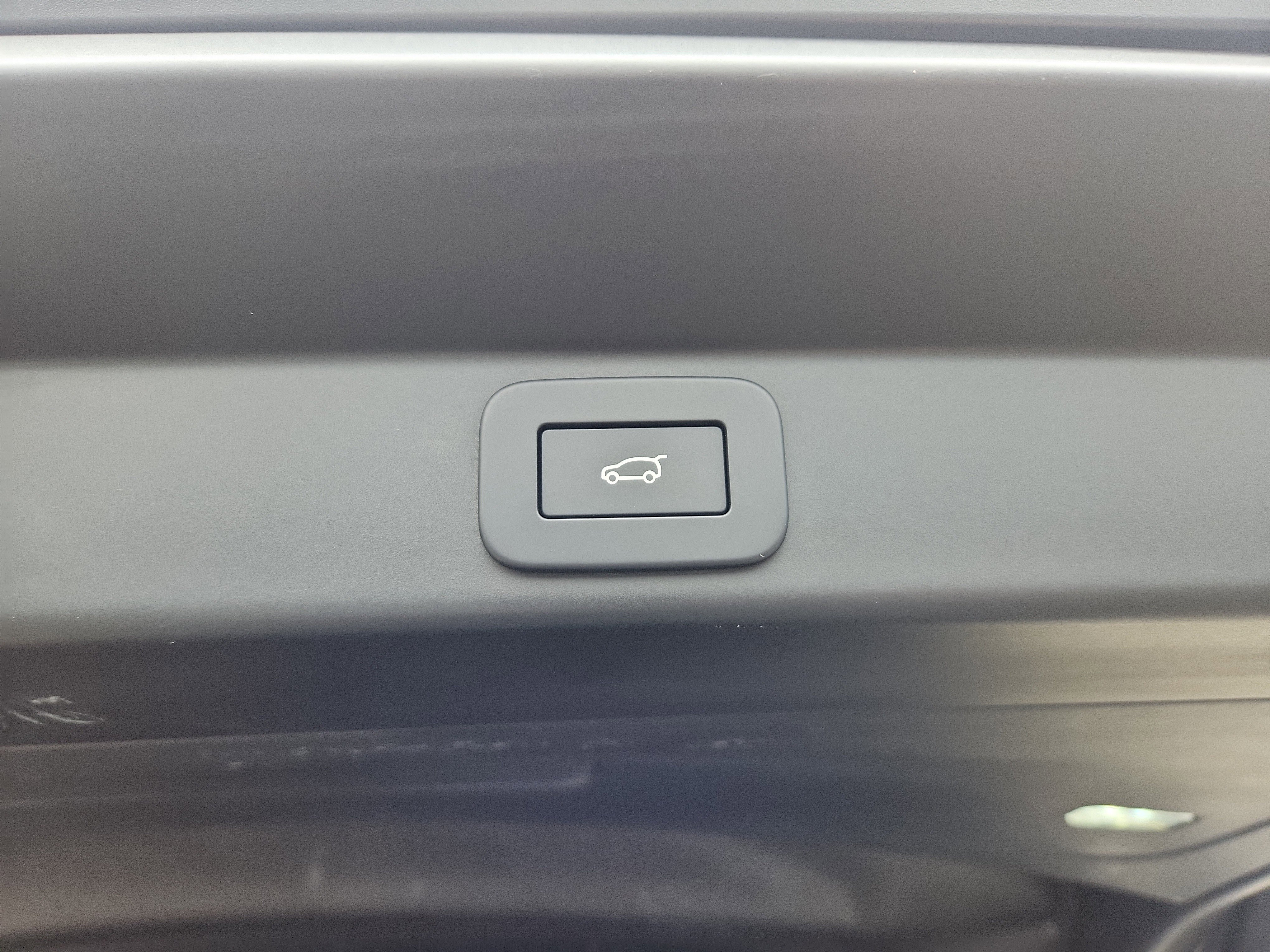 Used 2025 Land Rover Range Rover Sport SE image 14