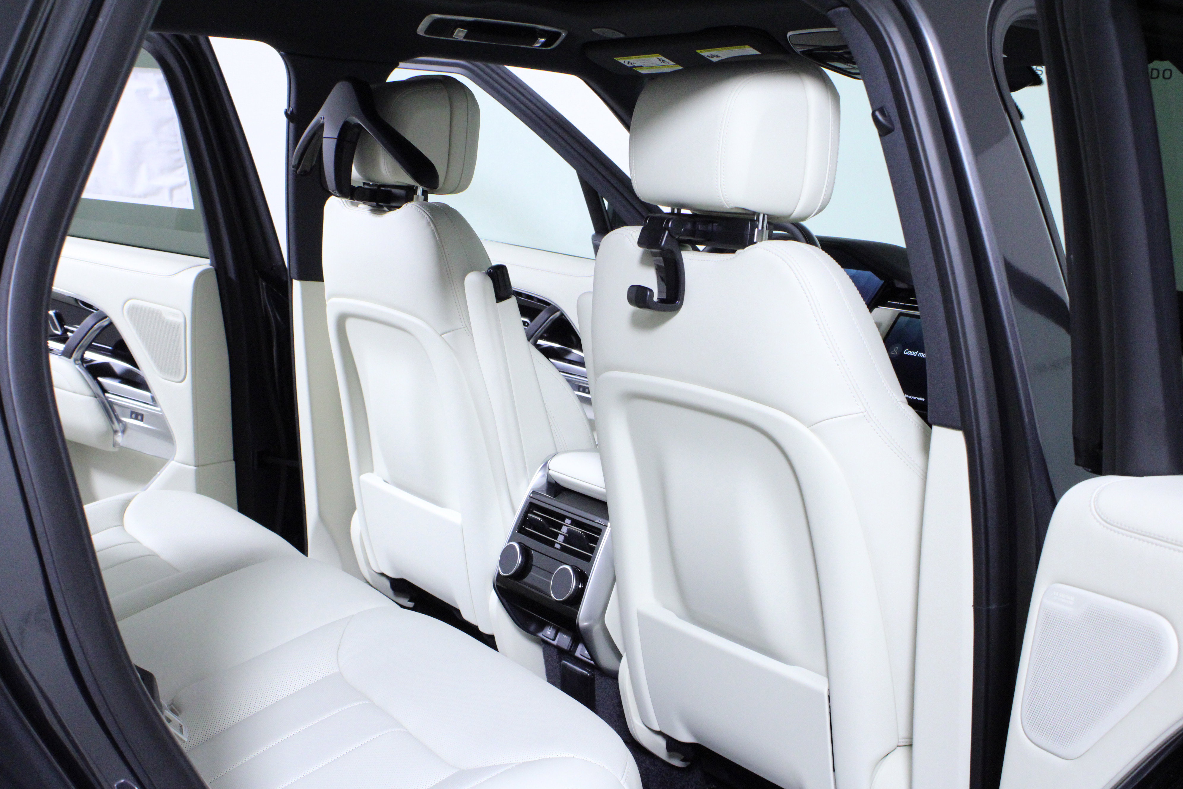 New 2026 Land Rover Range Rover SE image 11