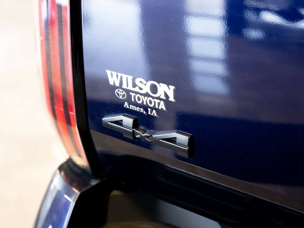 Used 2024 Toyota Tundra Limited AWD/4WD image 9
