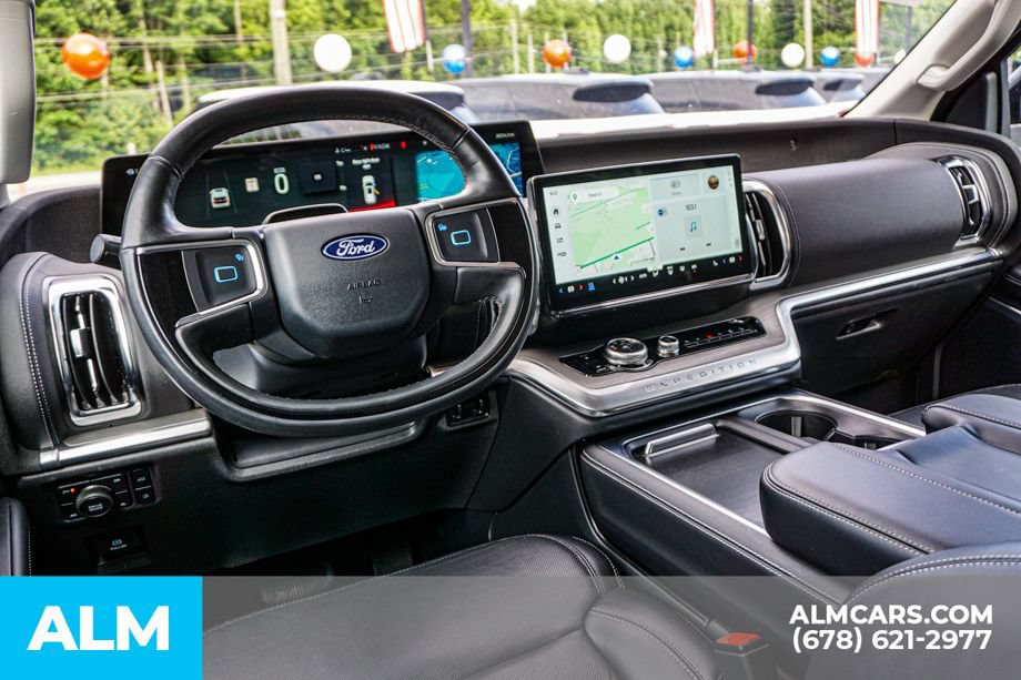 Used 2025 Ford Expedition Platinum AWD/4WD image 28