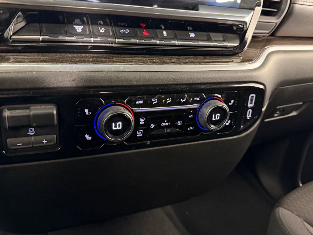 Used 2025 Chevrolet Silverado 2500 LT w/ Convenience Package image 19