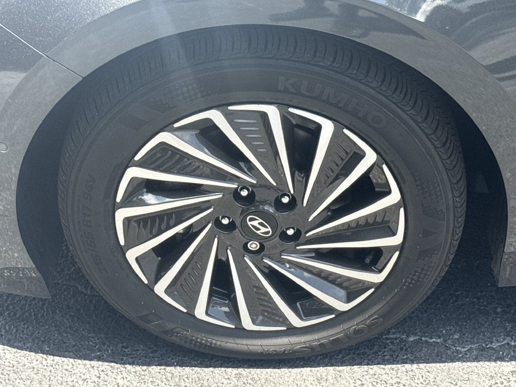 Used 2025 Hyundai Sonata Limited FWD image 10