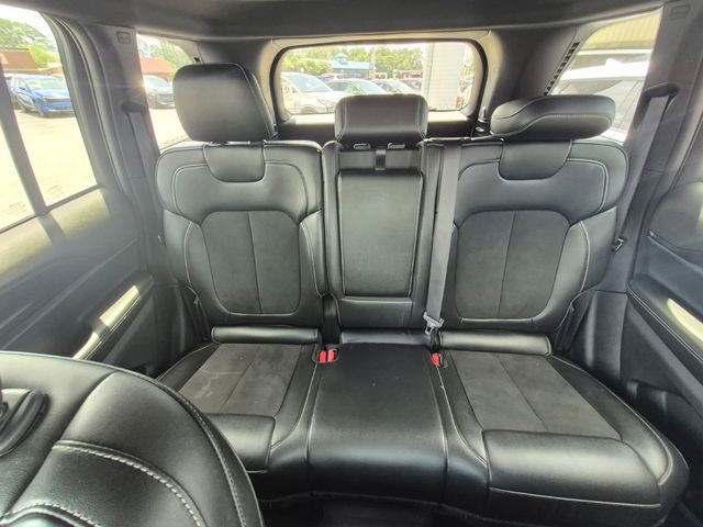 Used 2025 Jeep Grand Cherokee Altitude AWD/4WD image 11