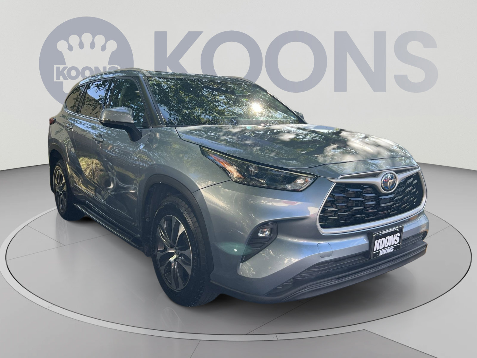 Used 2022 Toyota Highlander XLE AWD/4WD image 7