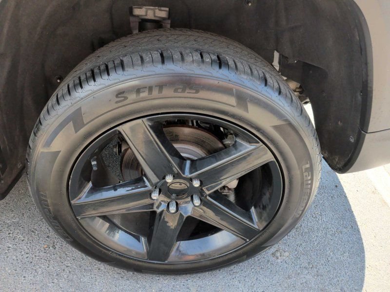 Used 2023 Jeep Grand Cherokee Altitude AWD/4WD image 22