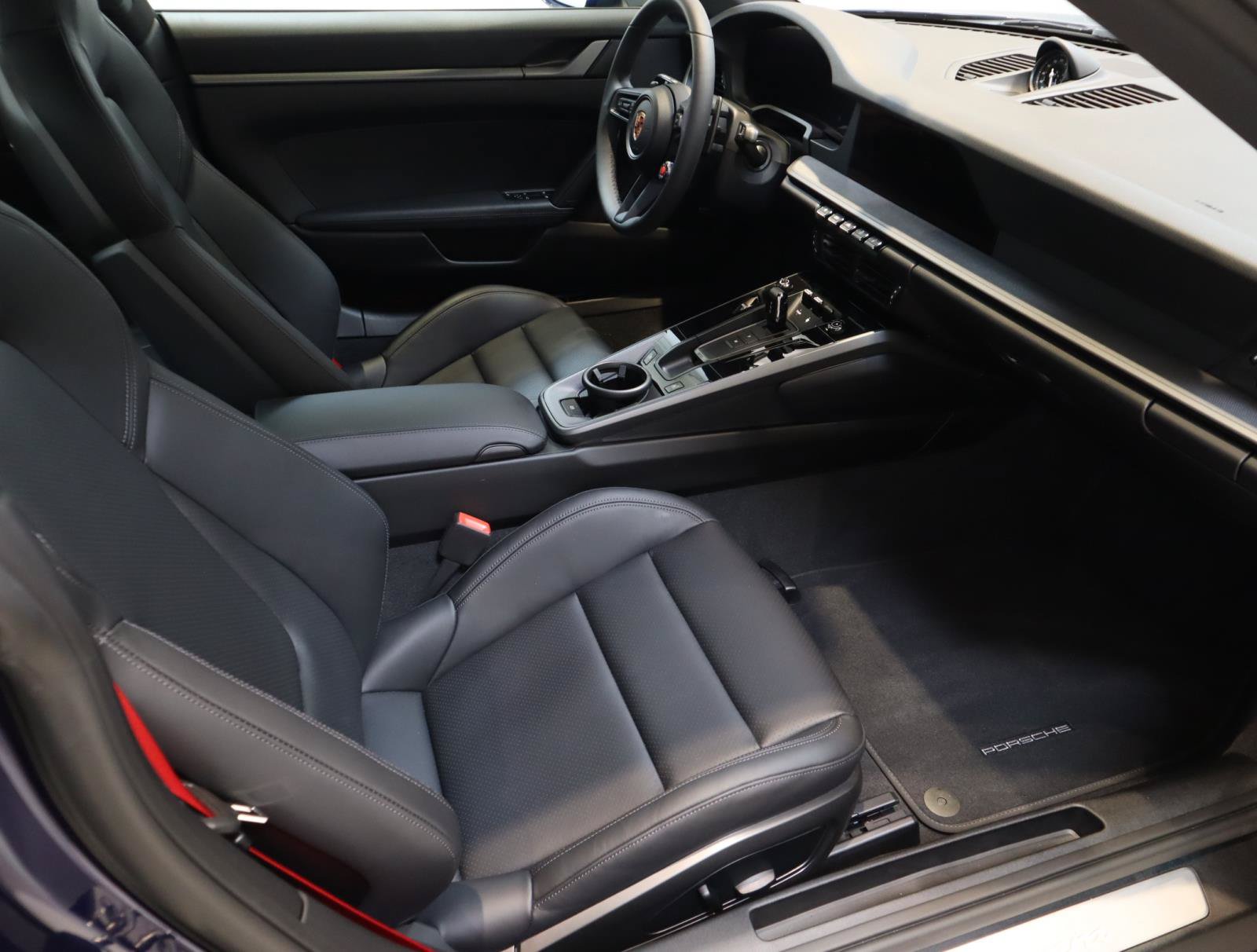 Used 2025 Porsche 911 Carrera RWD image 12
