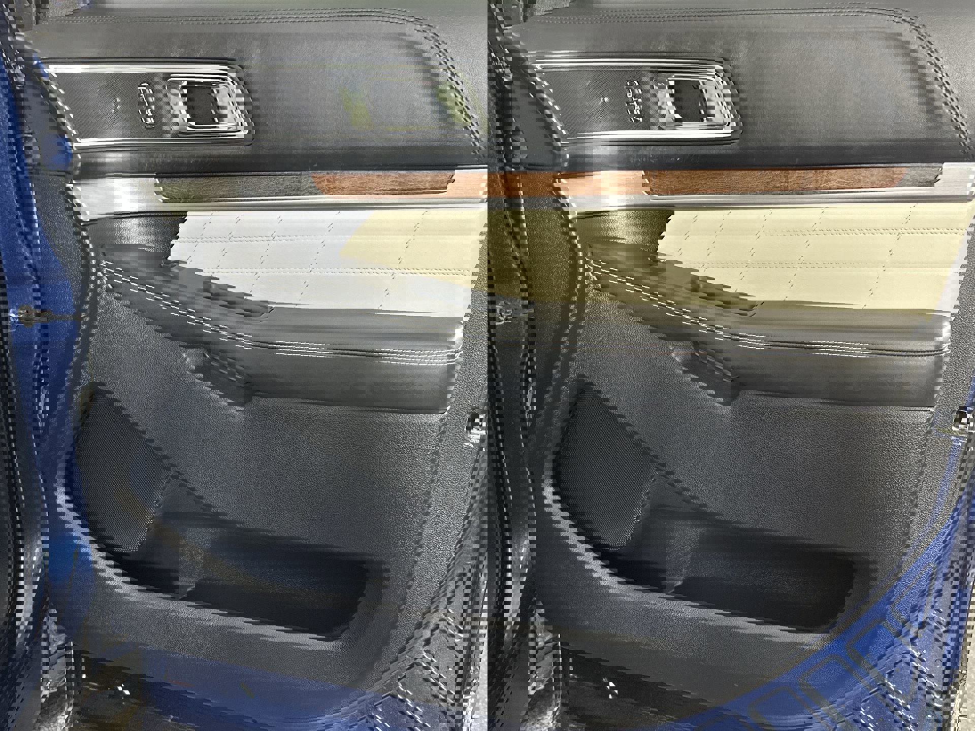 Used 2016 Ford Explorer Platinum image 35