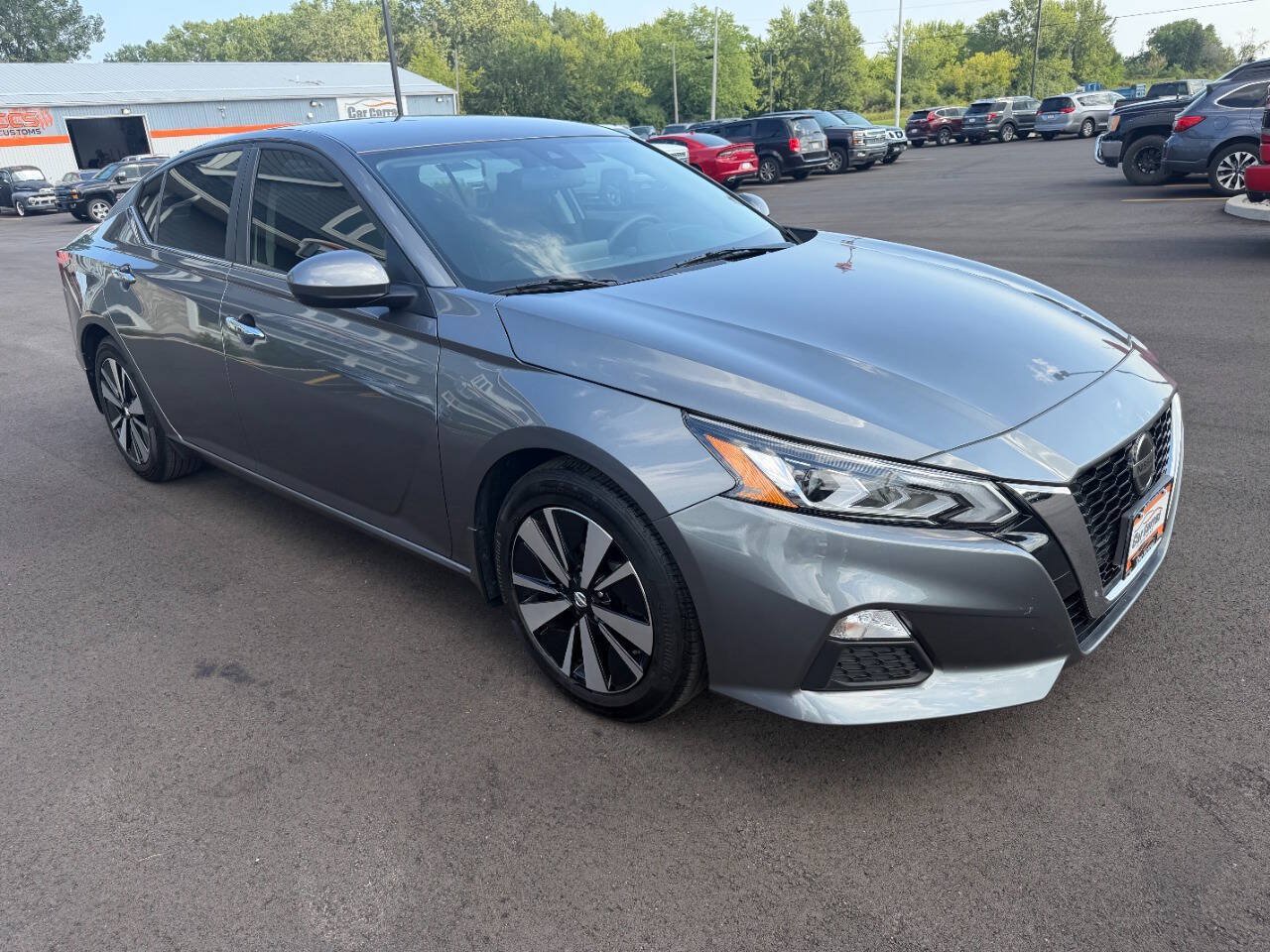 Used 2022 Nissan Altima 2.5 SV FWD image 7