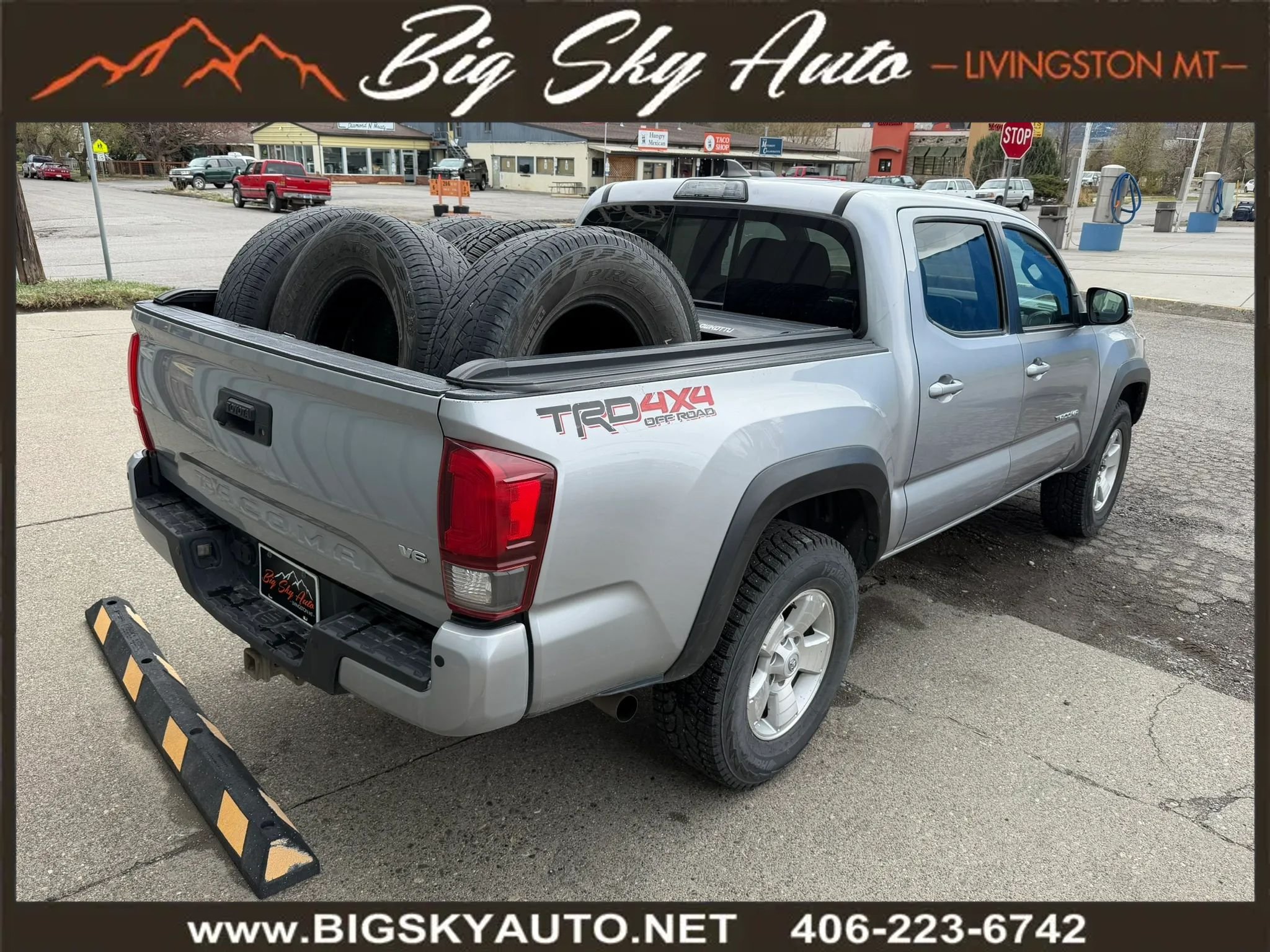 Used 2019 Toyota Tacoma TRD Off-Road w/ Technology Package AWD/4WD image 7