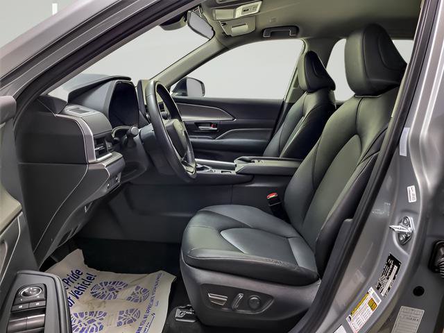 Certified 2025 Toyota Grand Highlander AWD image 8
