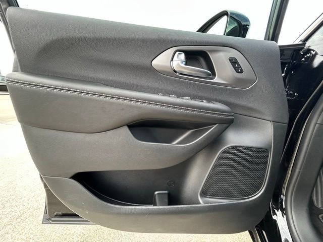 New 2026 Chrysler Pacifica Select image 14