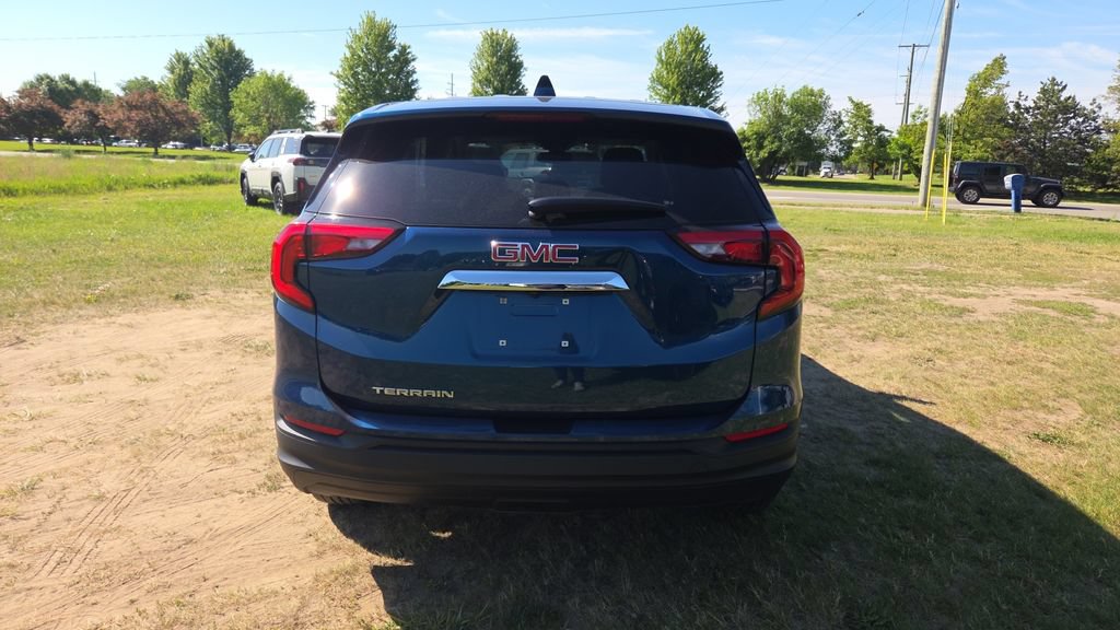 Used 2020 GMC Terrain SLE FWD image 4