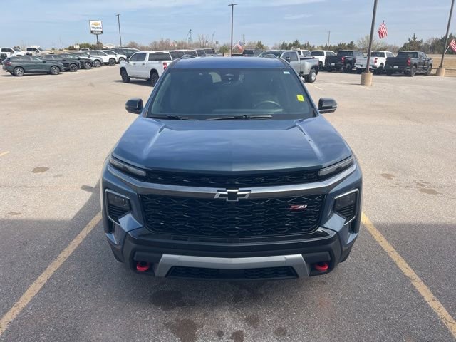 Used 2024 Chevrolet Traverse Z71 w/ Enhanced Driving Package image 2