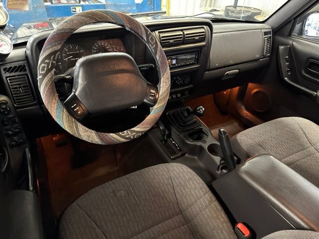 Used 1999 Jeep Cherokee Sport AWD/4WD image 4