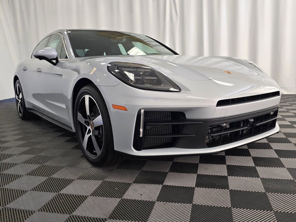 New 2025 Porsche Panamera 4 image 9