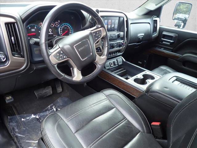 Used 2019 GMC Sierra 2500 Denali w/ Duramax Plus Package AWD/4WD image 9