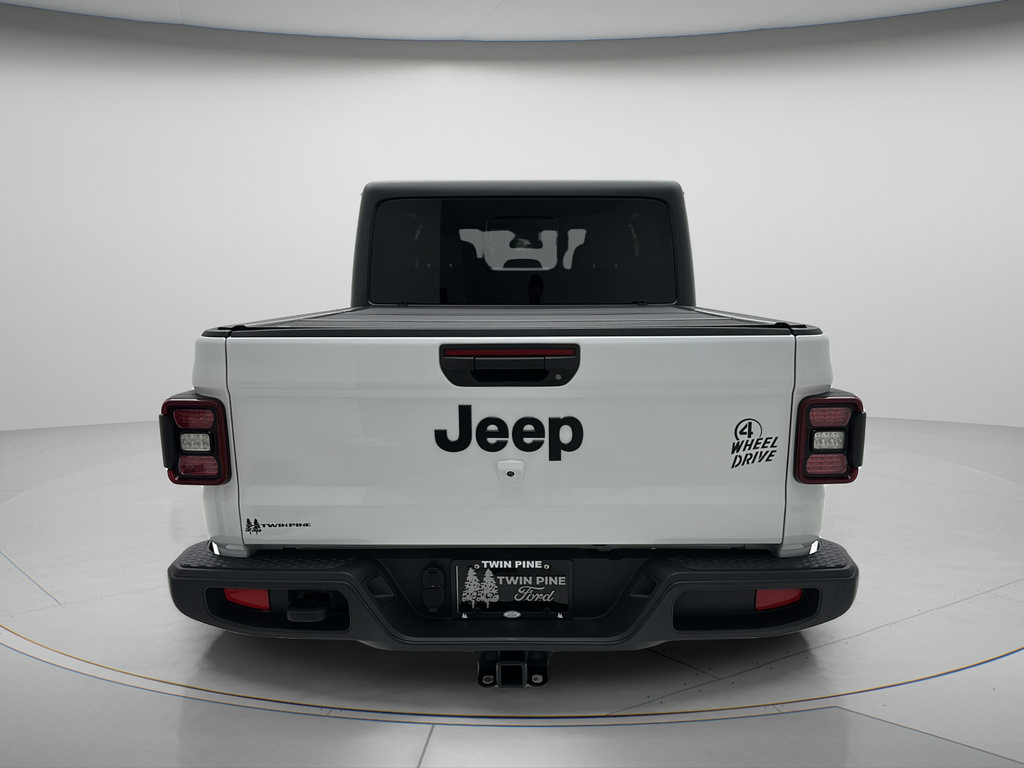 Used 2024 Jeep Gladiator Willys AWD/4WD image 6