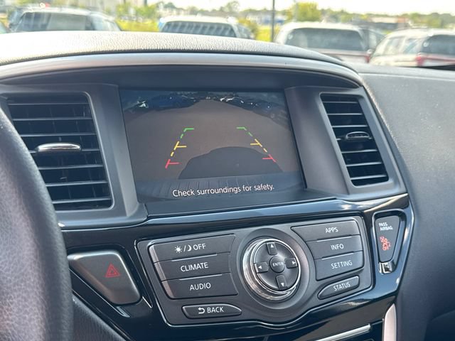 Used 2020 Nissan Pathfinder S FWD image 20