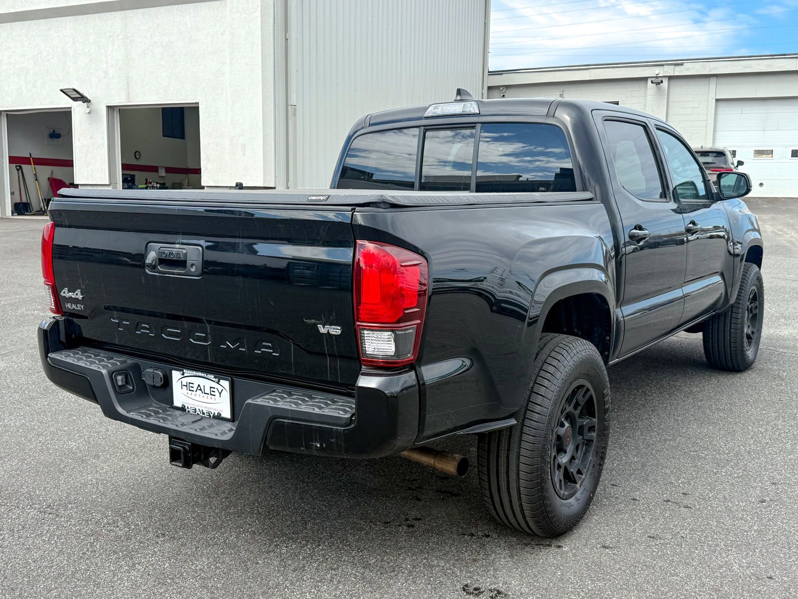 Used 2021 Toyota Tacoma SR image 7