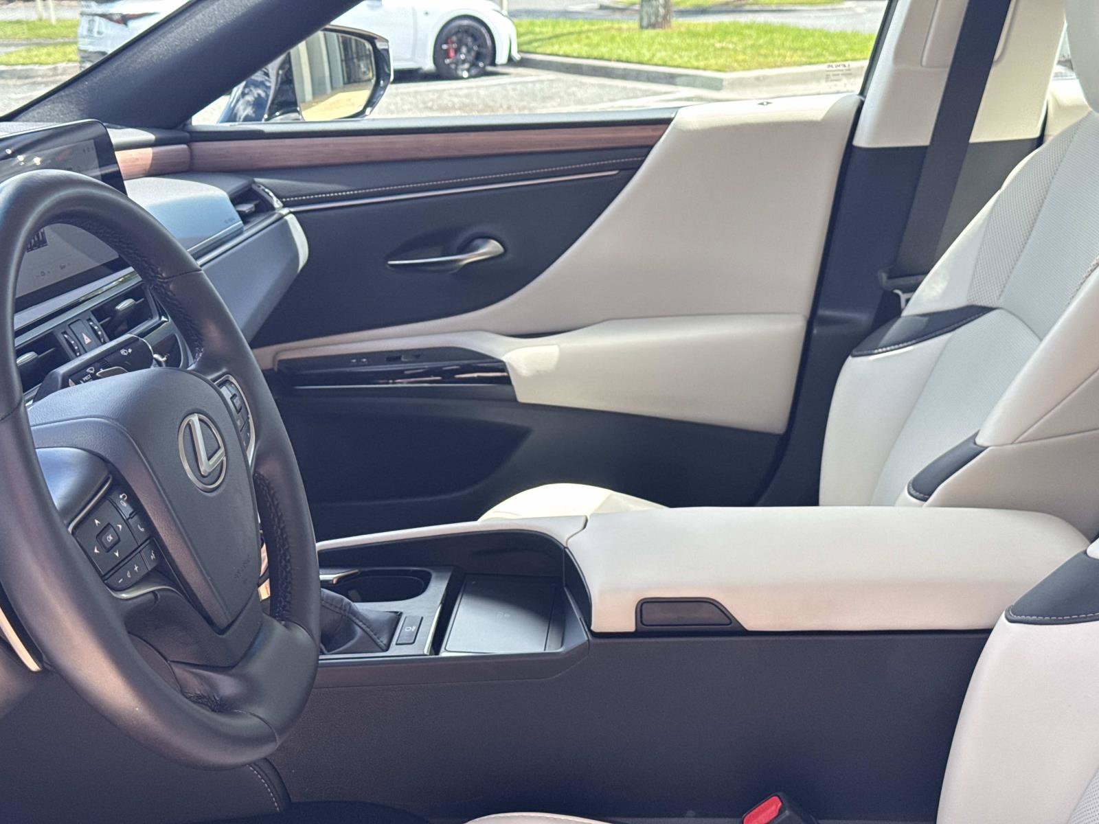 Used 2025 Lexus ES 350 w/ Premium Package FWD image 15