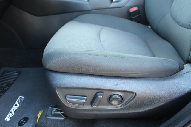 Certified 2022 Toyota RAV4 XLE FWD image 51
