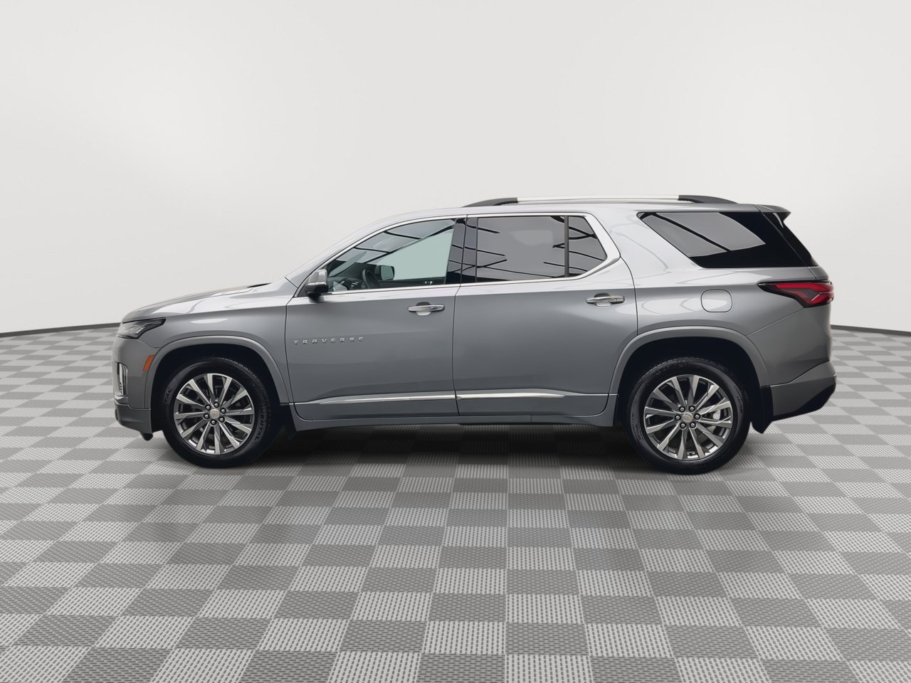 Certified 2023 Chevrolet Traverse Premier w/ LPO, Cargo Package AWD/4WD image 42