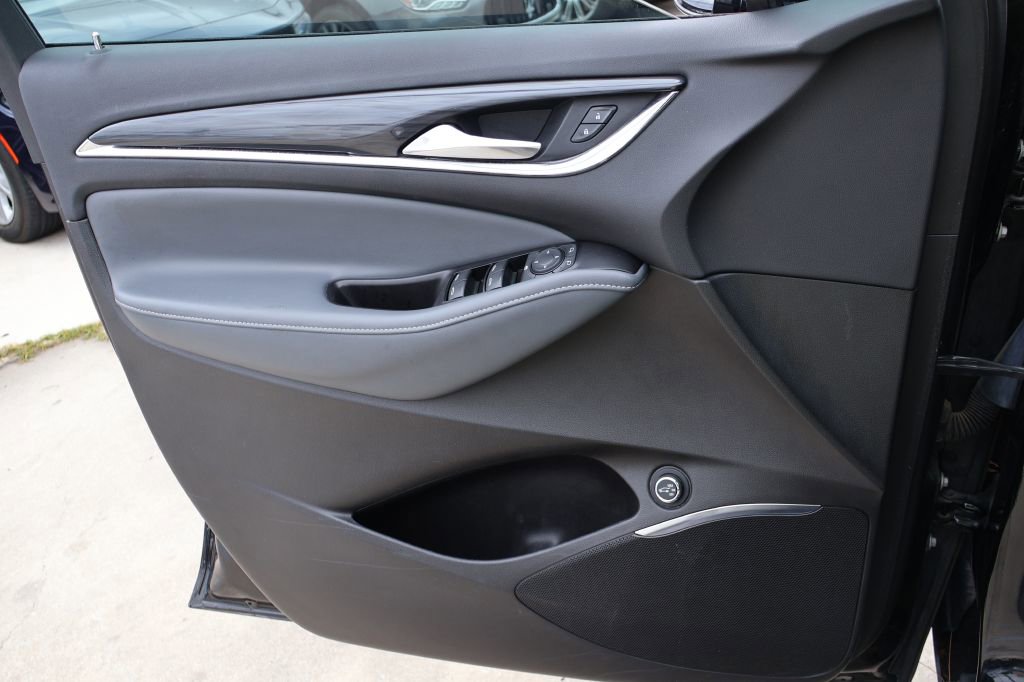 Used 2019 Buick Enclave Preferred w/ LPO, Cargo Package FWD image 33