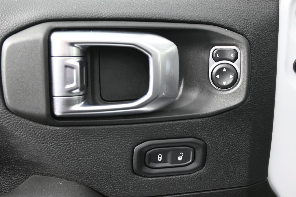 Used 2024 Jeep Wrangler Unlimited Sahara w/ Safety Group AWD/4WD image 19
