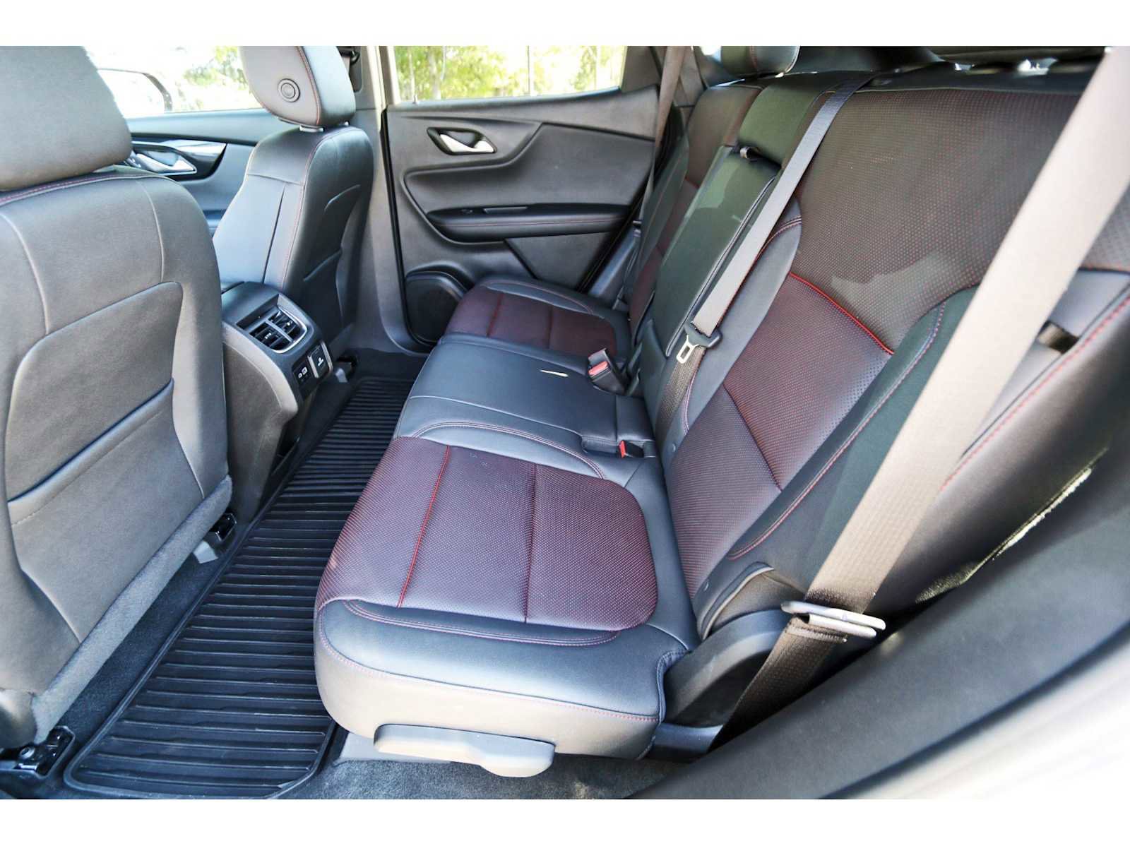 Used 2025 Chevrolet Blazer RS w/ Driver Confidence II Package image 12