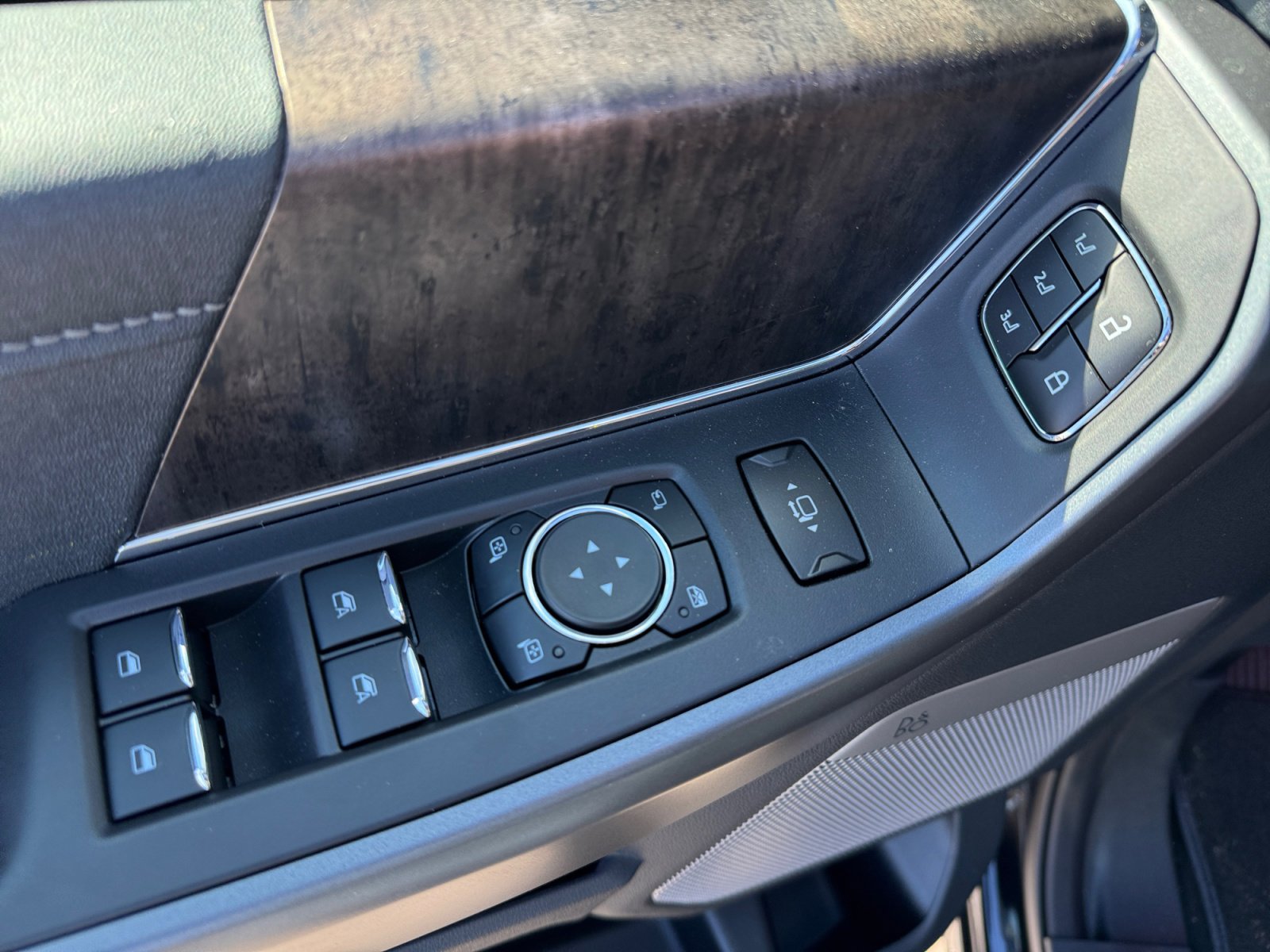 New 2026 Ford F250 Lariat w/ Black Appearance Package image 17