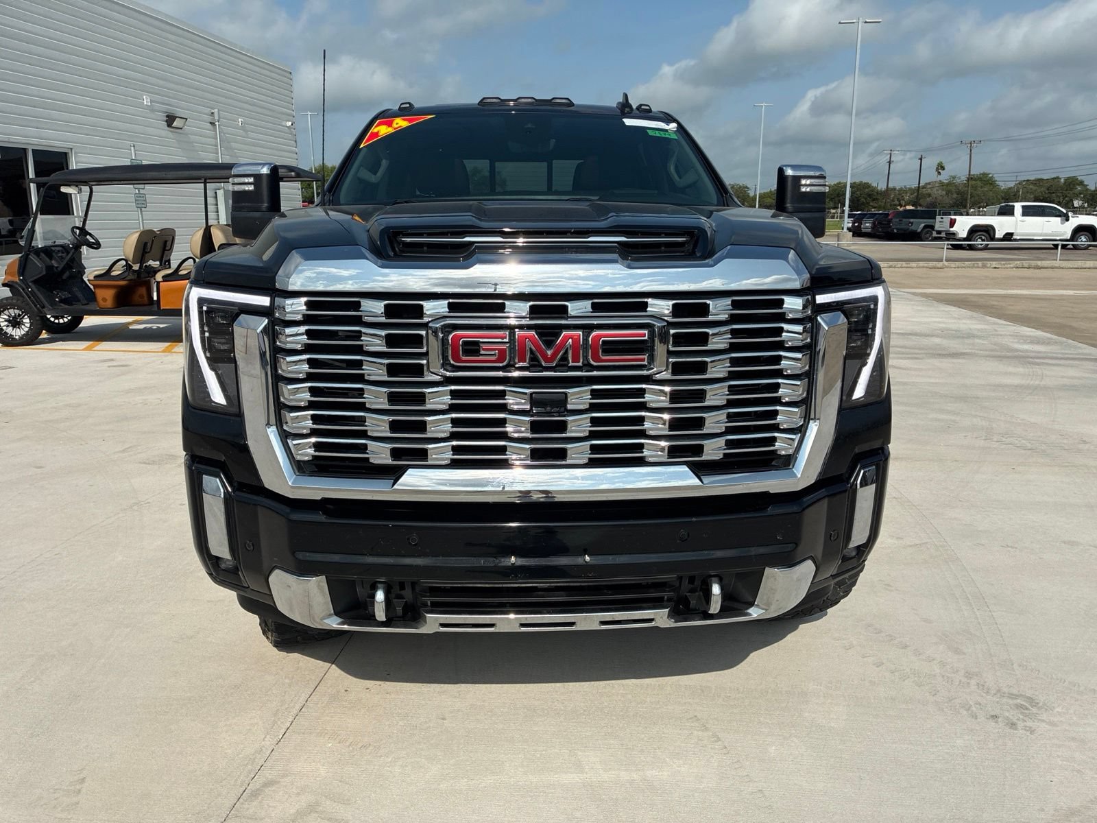 Used 2024 GMC Sierra 2500 Denali w/ Denali Reserve Package AWD/4WD image 8