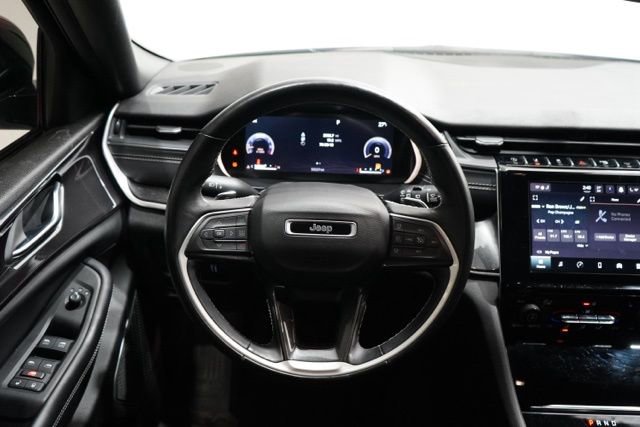 Used 2022 Jeep Grand Cherokee Altitude image 14