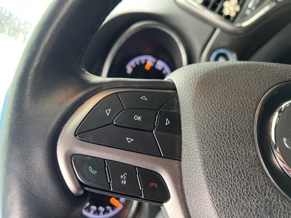 Used 2018 Jeep Grand Cherokee Laredo image 10