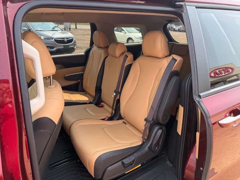 Certified 2023 Kia Carnival LX FWD image 10