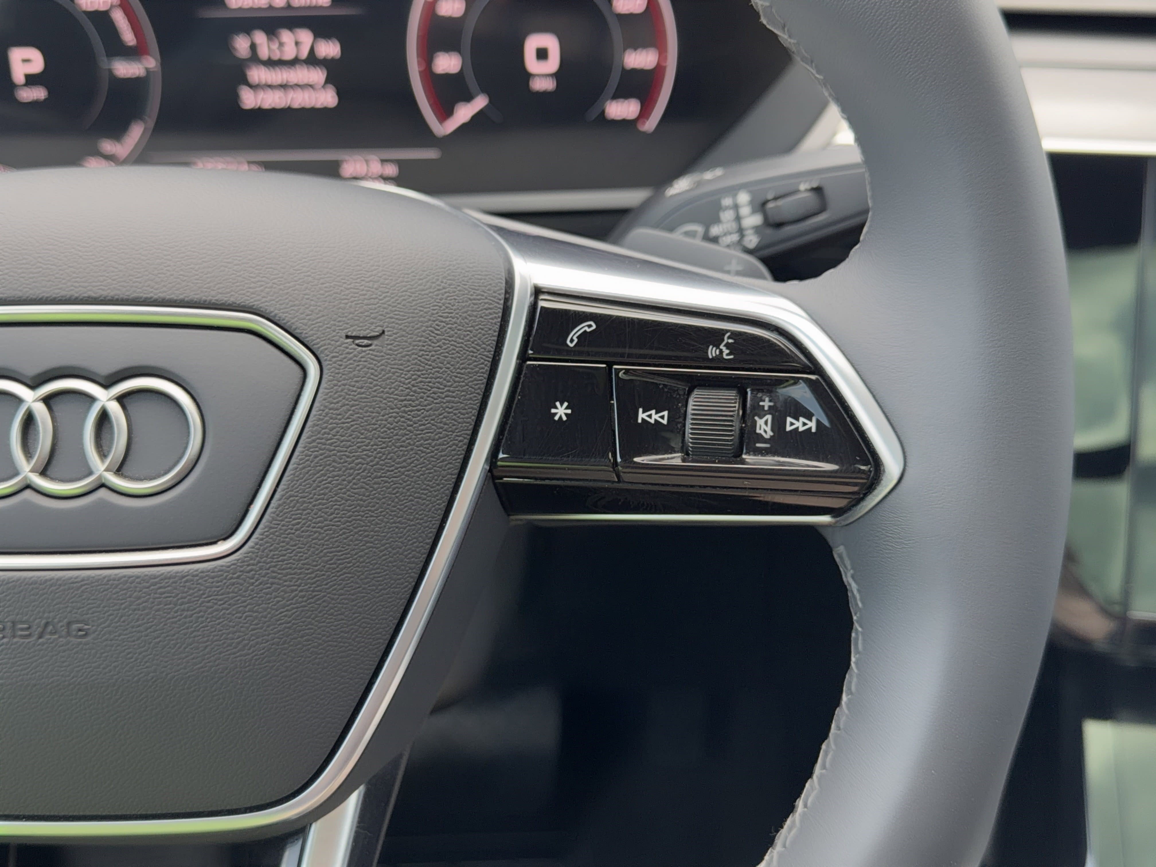 Used 2024 Audi Q8 e-tron Premium Plus w/ Premium Plus Package image 22