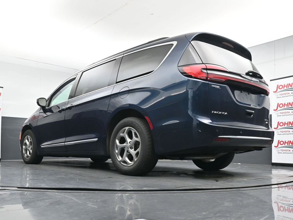 Used 2023 Chrysler Pacifica Limited image 21